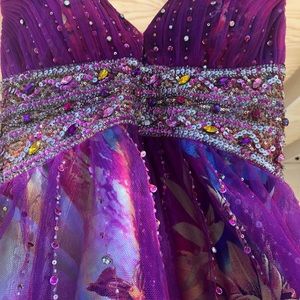 Beautiful like New Jovani size 2 short dress .